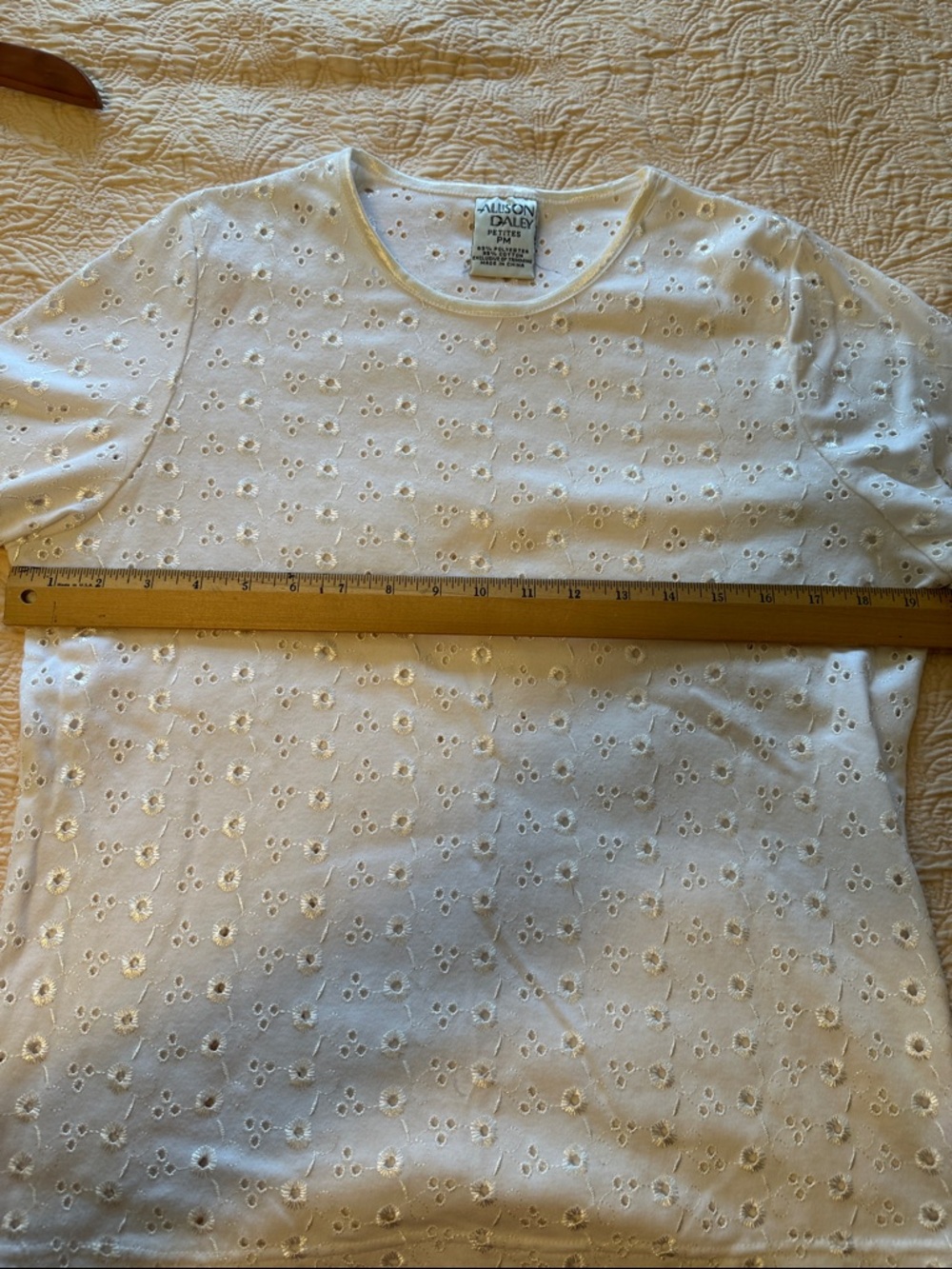 Allison Daley White Eyelet Crewneck Short Sleeve Top